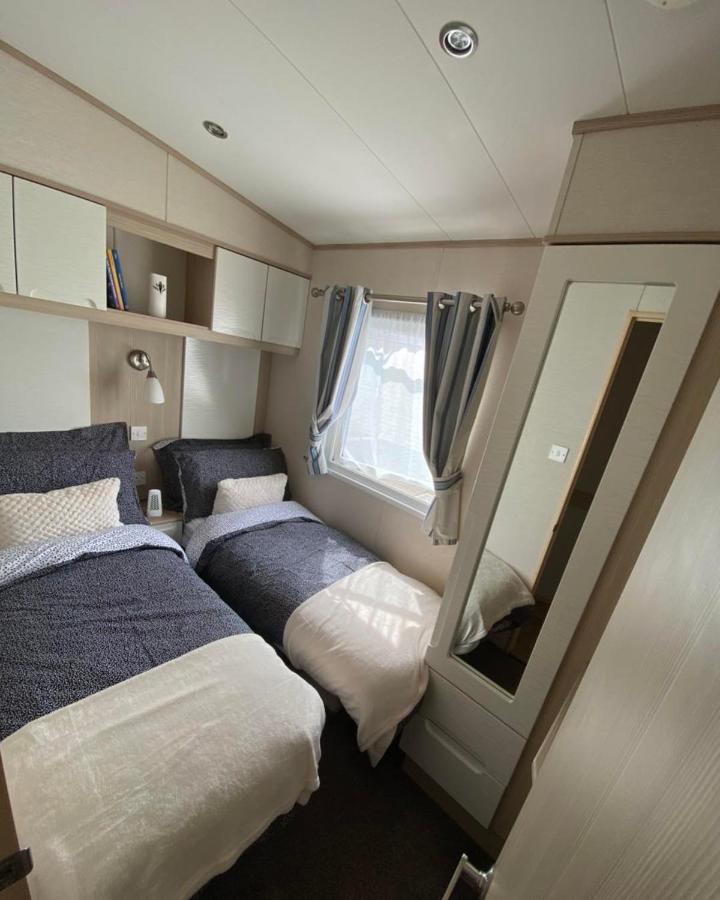 Tranquil Breaks Ltd Villa Prestatyn Bagian luar foto